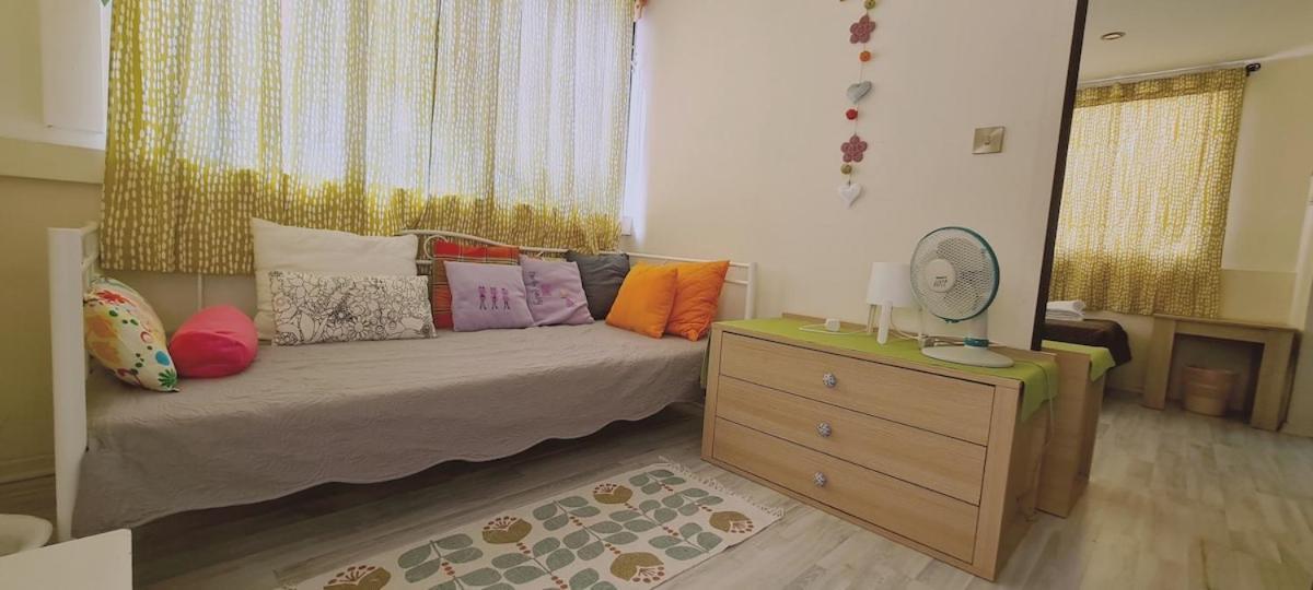 Garden Apartment *